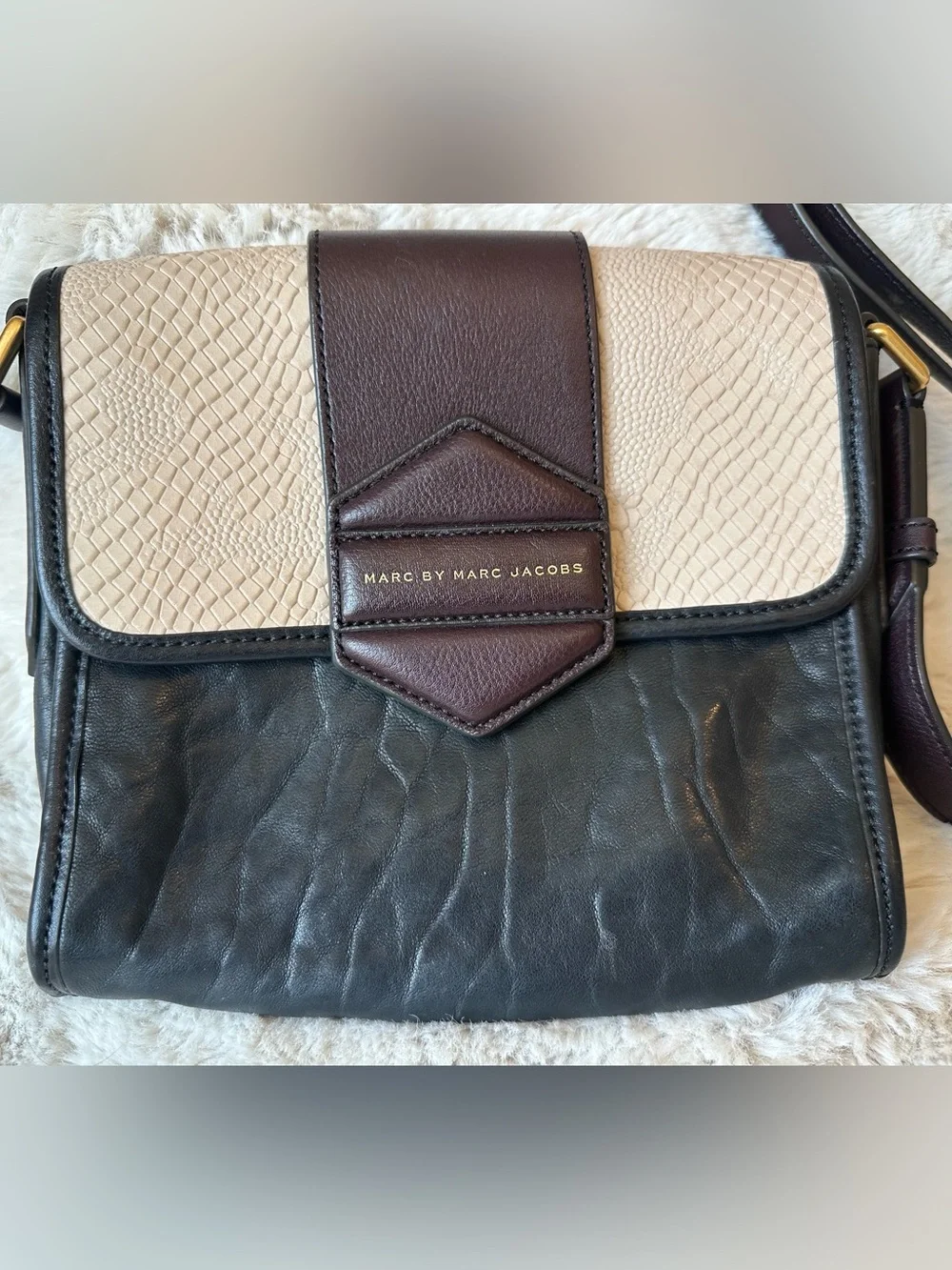 Marc Jacobs Leather Crossbody. Great condition
